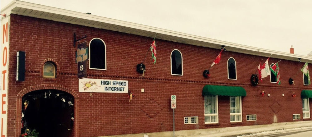 Clothier Mills Inn Kemptville エクステリア 写真