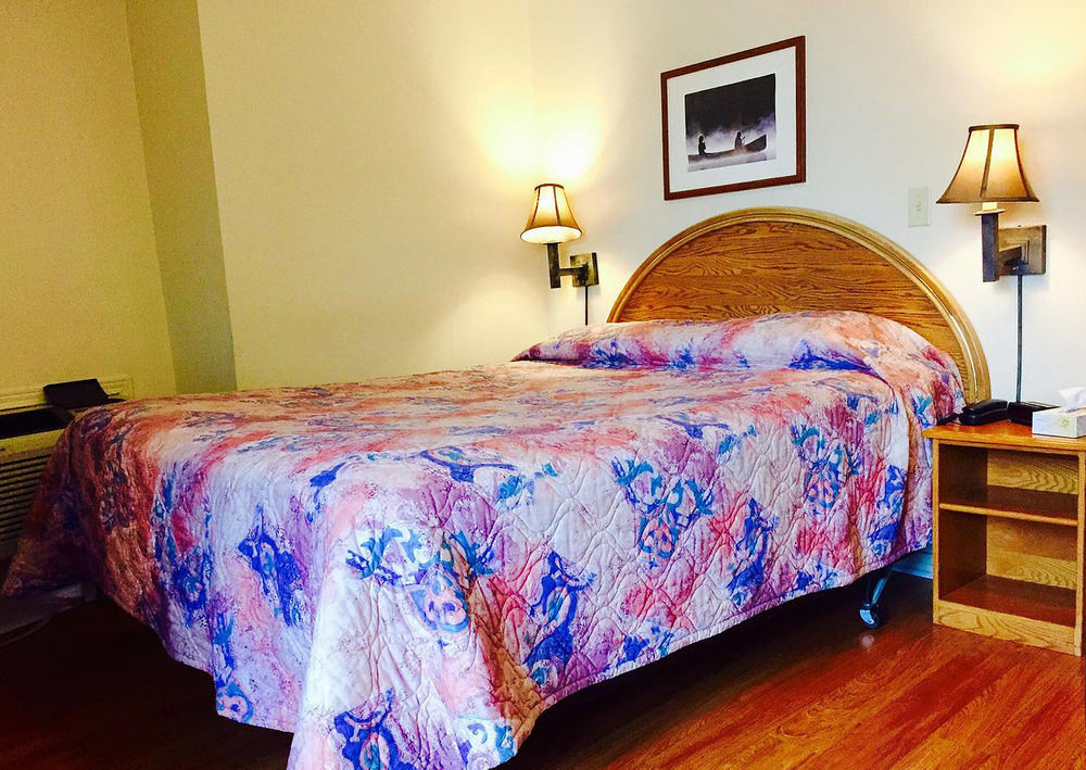 Clothier Mills Inn Kemptville エクステリア 写真